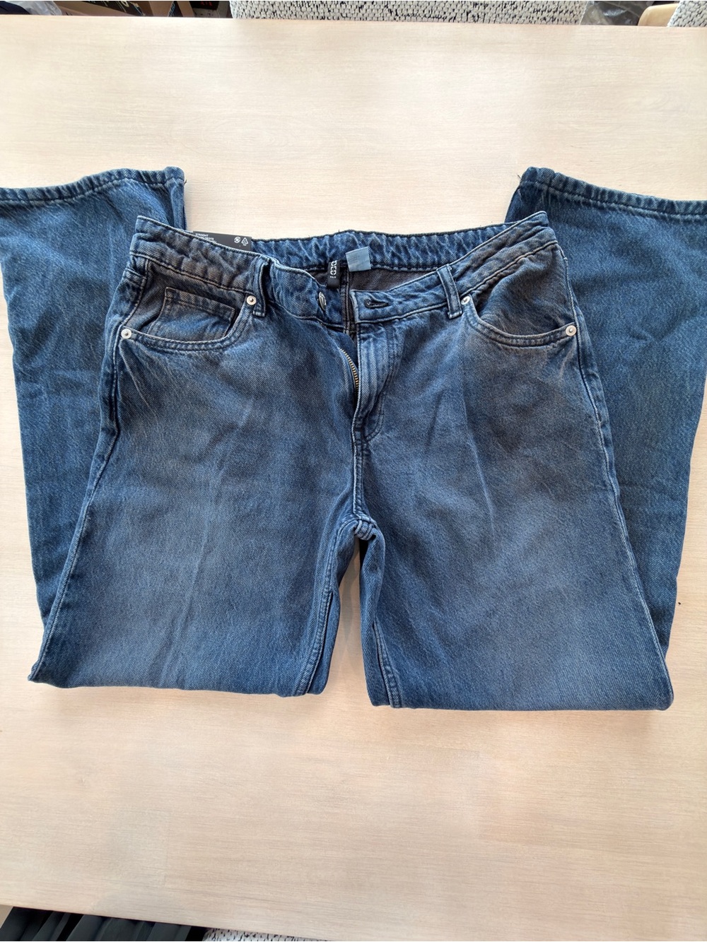 H&M Women's Straight Leg Jeans in Washed Blue